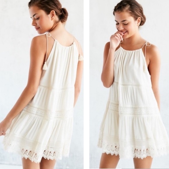 Kimchi Blue La Palma Halter Neck Crochet Inset Mini Dress - Picture 1 of 9
